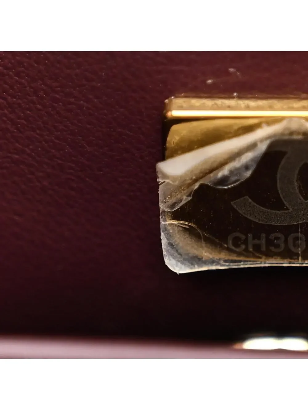 CHANEL indulge timeless